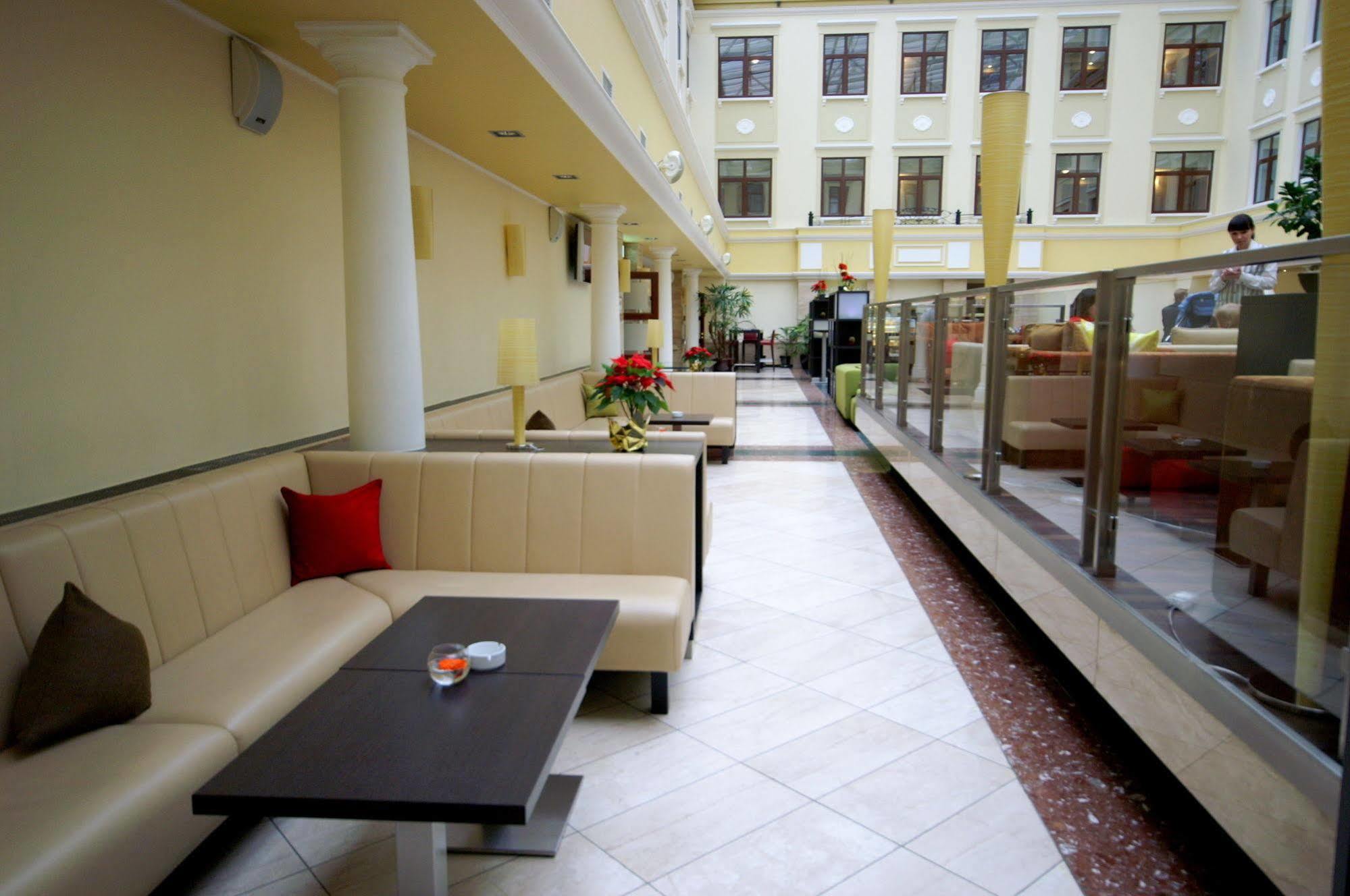 Courtyard By Marriott Moscow City Center Esterno foto